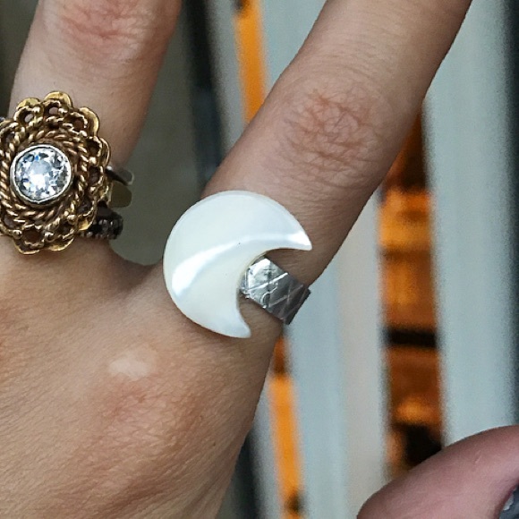 Silverskylight Jewelry - 🔴SALE ! Genuine mother of pearl moon silver ring